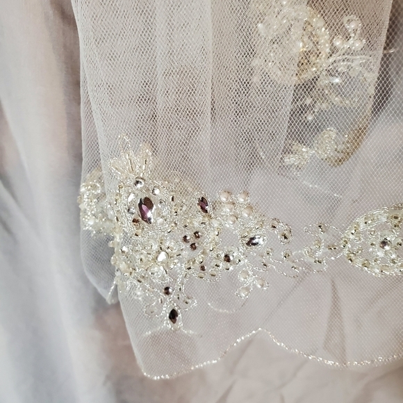 David's Bridal Empire Waist A-Line Wedding Dress - Picture 15 of 16